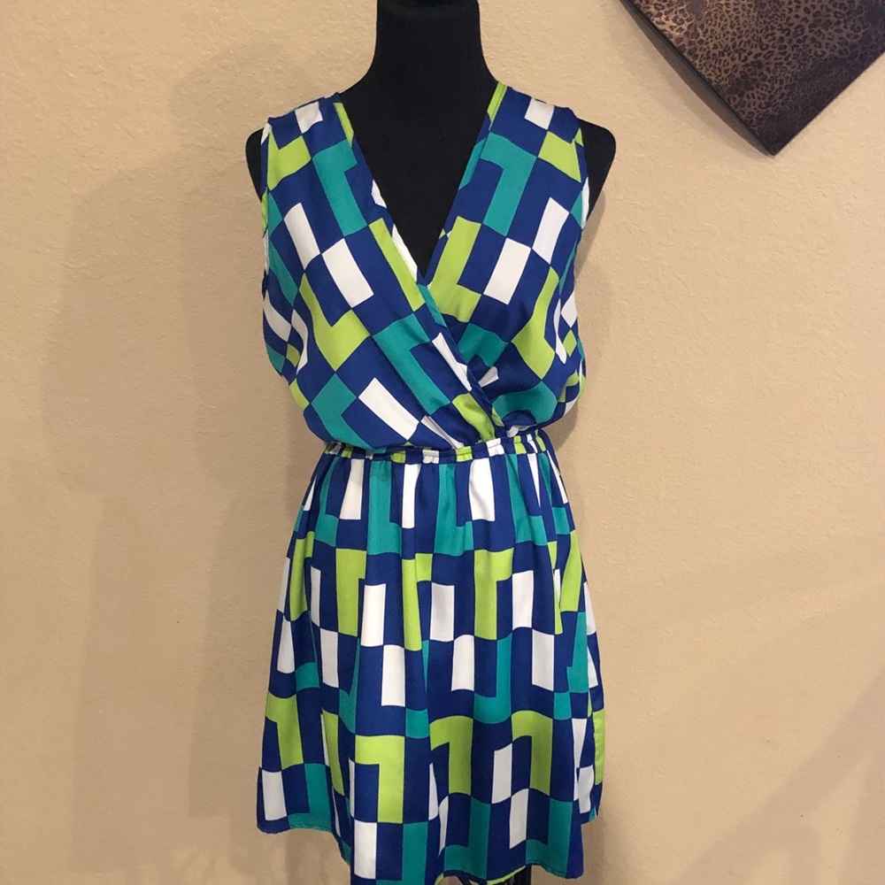 Summer wedding? This dress is perfect! Size medium